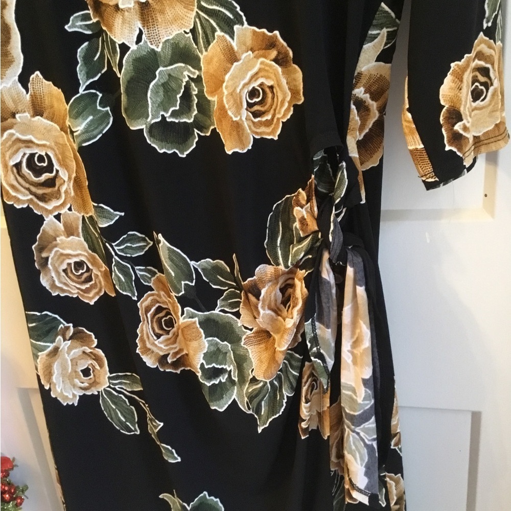 Robbie Bee Black Dress with Gold Floral Pattern Size Small - Picture 3 of 5